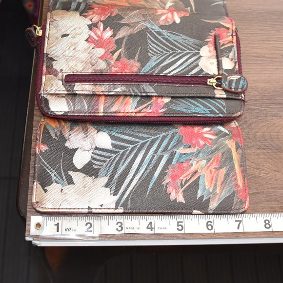 USED Wallet - Picture 12 of 15